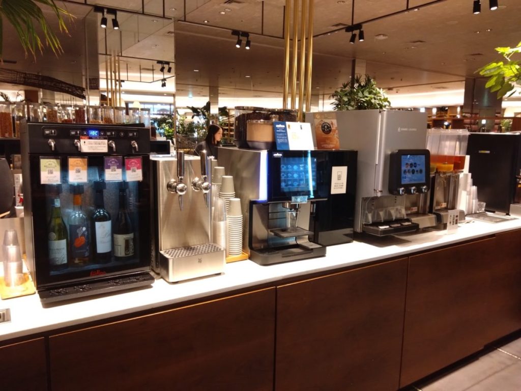 TSUTAYAシェアラウンジ フリードリンクの写真①