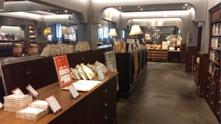 梟書茶房　店内の写真②