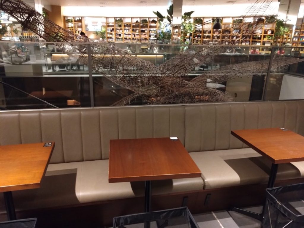 TSUTAYAシェアラウンジ 座席の写真②