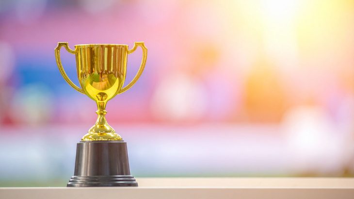 トロフィーの写真